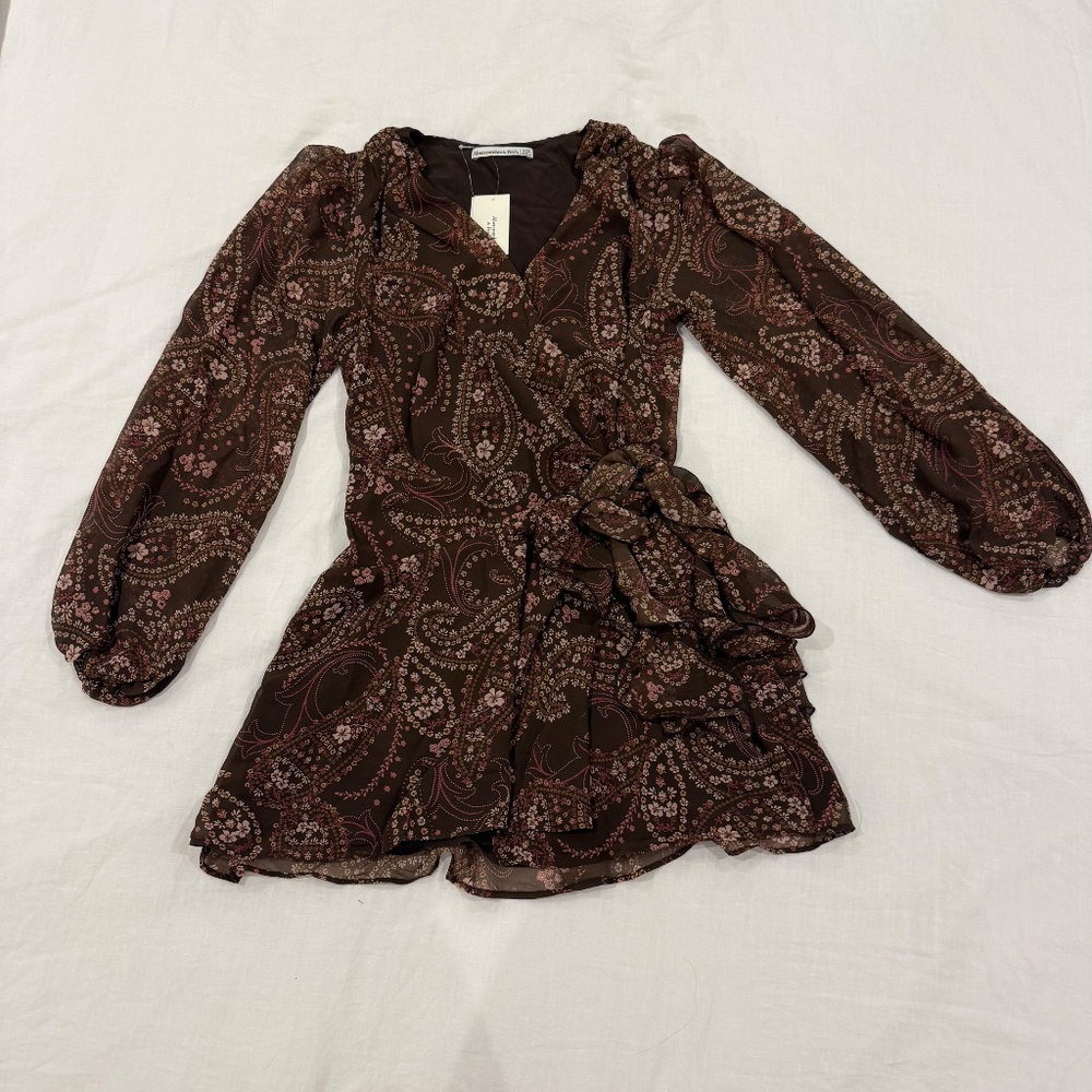 BNWT Abercrombie Long-Sleeve Plunge Wrap Mini Dress - Picture 2 of 12